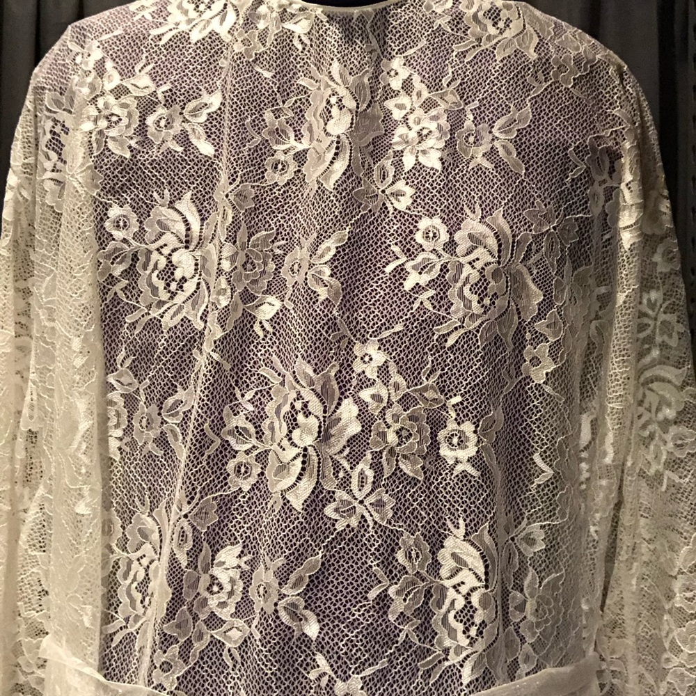 iCollection - Lace Robe - White - Picture 2 of 5
